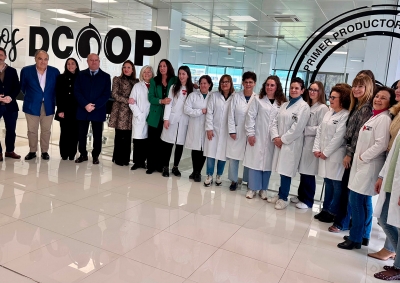 La presencia de la mujer en el mundo agroalimentario, a debate en Antequera durante la visita institucional de la consejera Loles López