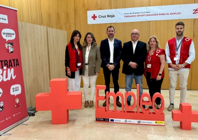 El Ayuntamiento de Antequera refuerza su compromiso con el empleo apoyando la II Feria de Cruz Roja que cuenta con 250 participantes