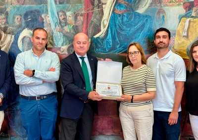 Antequera reafirma su compromiso solidario con Alfafar: el alcalde Manolo Barón visita el municipio valenciano para supervisar los programas de ayuda financiados por nuestra ciudad