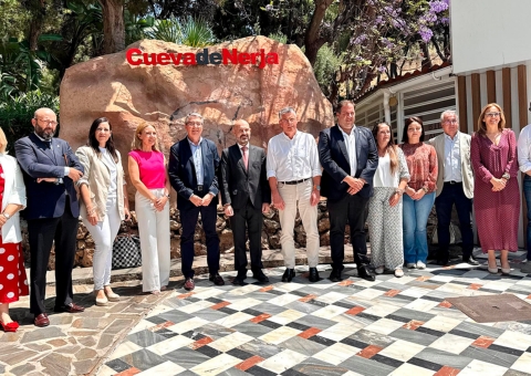 Antequera participa en la primera reunión para la candidatura de las cuevas paleolíticas malagueñas como Patrimonio Mundial de la ...
