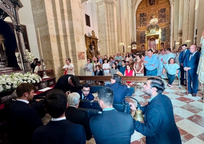 El Alcalde de Antequera encabeza la representación institucional del Ayuntamiento en la procesión del Corpus Christi 2025